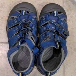 Keen Newport kids water shoe, us size 2